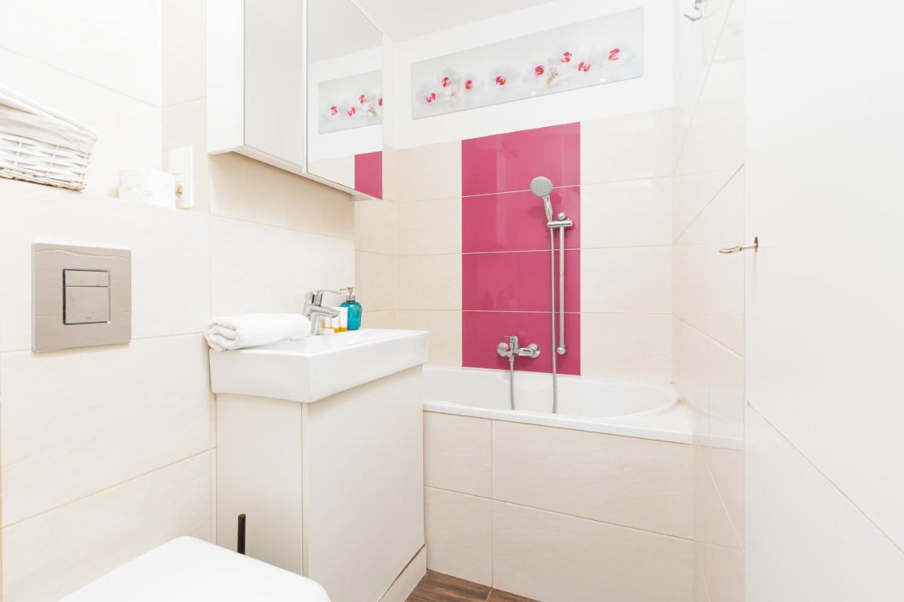 Apartments Warsaw Grzybowska By Noclegi Renters Luaran gambar