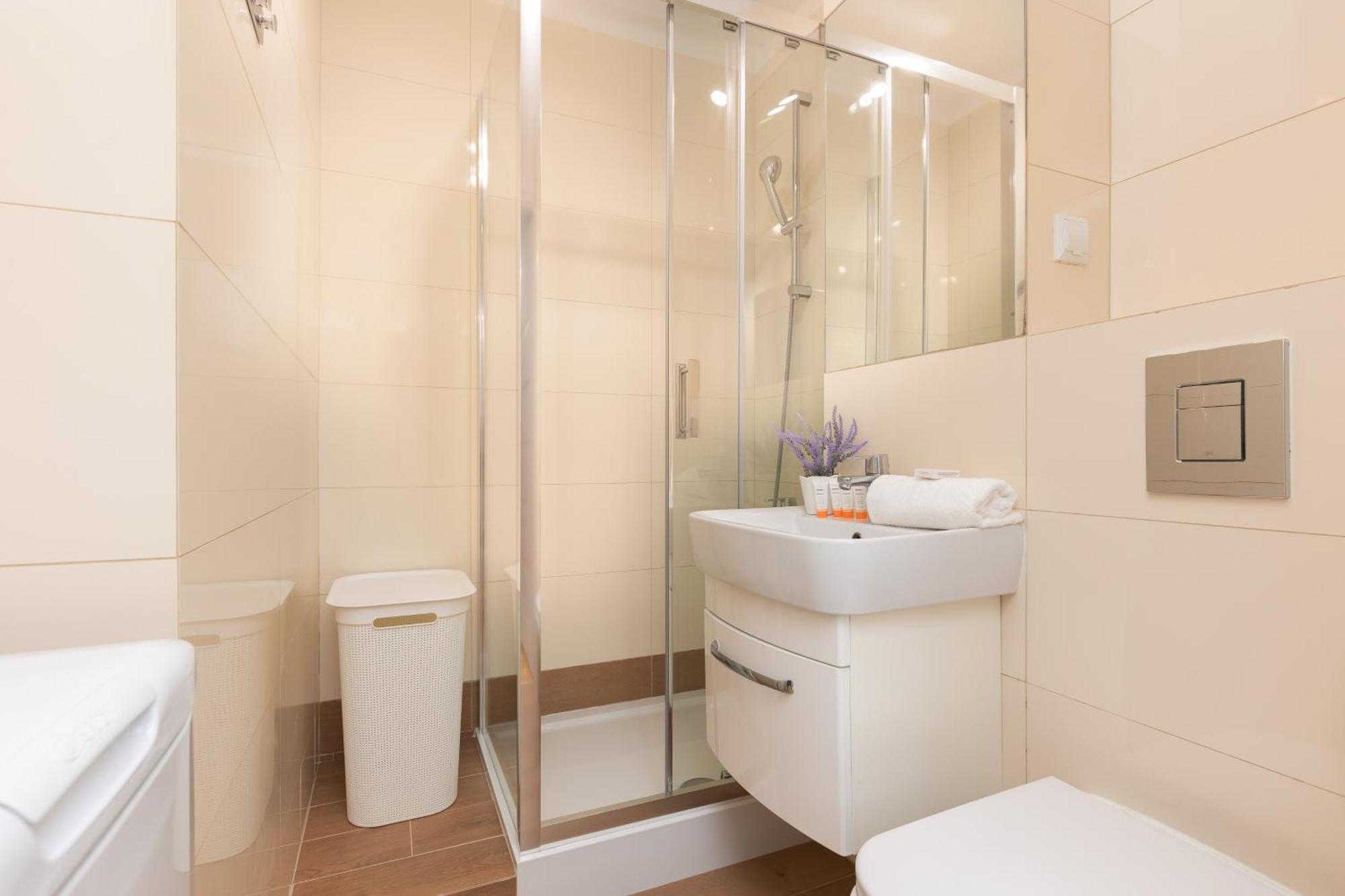 Apartments Warsaw Grzybowska By Noclegi Renters Luaran gambar